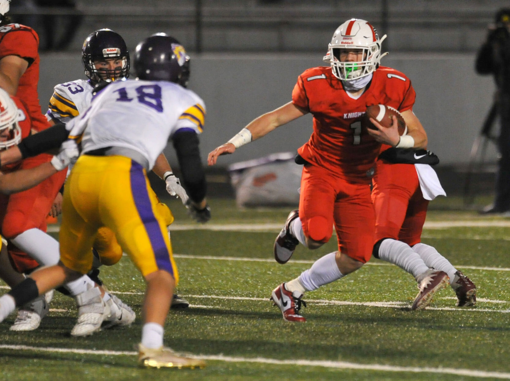 102320-qc-spt-dewitt-assum fball-185